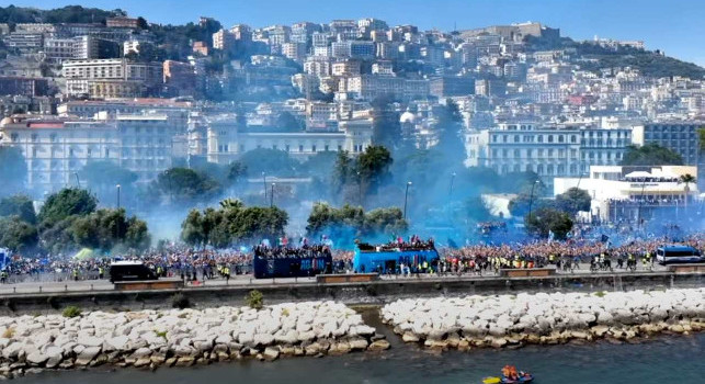 La festa Scudetto del Napoli... vista dall'alto! Riprese da brividi con il drone | VIDEO