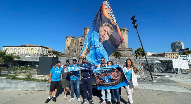 Club Napoli Ischia, festa Napoli e la scomparsa della bandiera durante la parata | FOTO