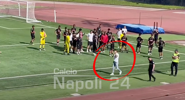 Napoli Primavera vince i Playoff, bel gesto di Mazzocchi: va a consolare la Virtus Entella sconfitta | VIDEO CN24