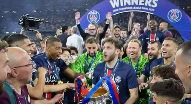 PSG choc, giocatori costretti a chiudersi negli spogliatoi dopo la vittoria: il motivo