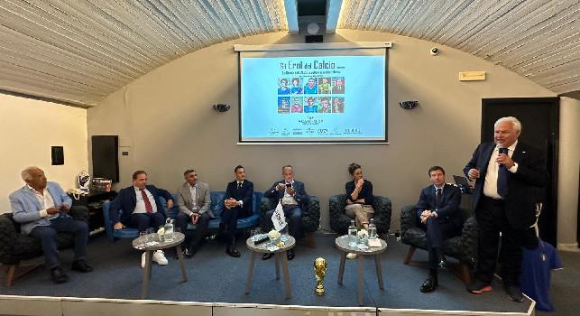 Grande successo per la 4° edizione de “Gli Eroi del Calcio” a Paestum: premiato Ciro Venerato