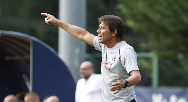 Calciomercato Napoli, Conte ha fatto una richiesta ad ADL-Manna: c'entra il ritiro di Dimaro!