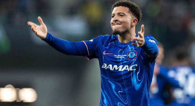 CdS - Il Napoli sta valutando l'operazione Sancho. Proposto Grealish agli azzurri: la situazione
