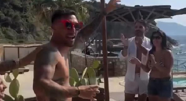 Politano, Spinazzola e Mazzocchi scatenati sulle note di Pedro | VIDEO