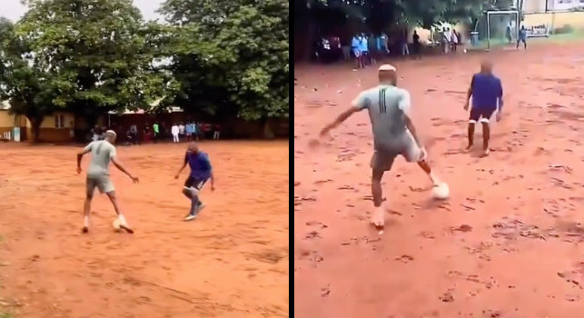 Osimhen si gode le vacanze: partitella di calcio in Nigeria coi suoi amici | VIDEO