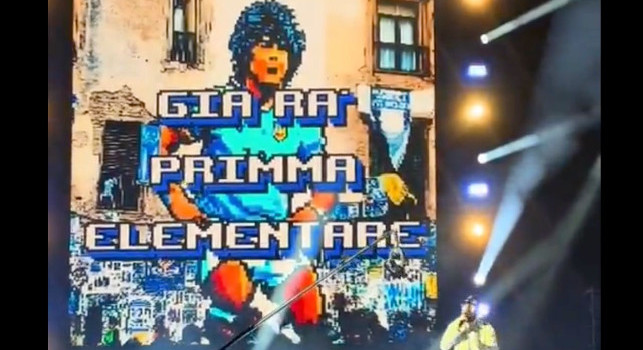 Concerto Pinguini Tattici Nucleari al Maradona, bellissimo omaggio della band ai napoletani | VIDEO