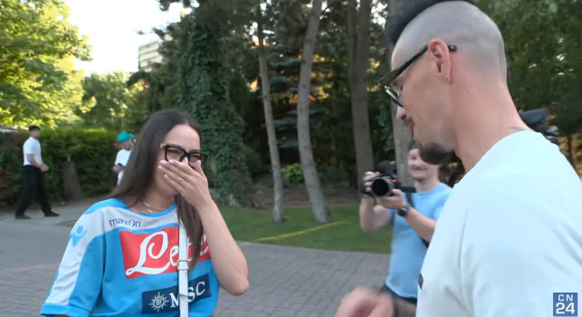 Tifosa del Napoli con Hamsik