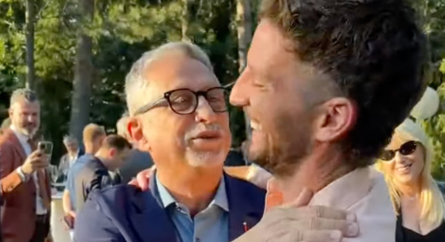 Carlo Alvino incontra Mertens e guardate la reazione | VIDEO