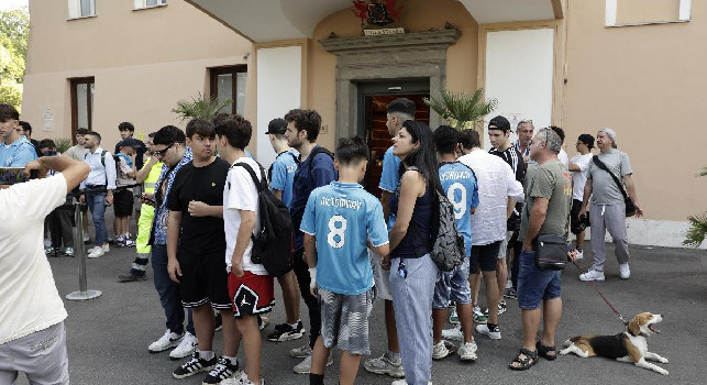 Il Napoli vorrebbe far sostenere le visite mediche a due nuovi acquisti prima di Dimaro, i dettagli