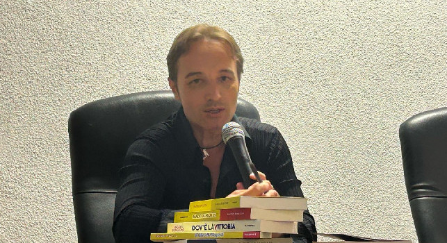 'Napolitiamo', il nuovo libro di Angelo Forgione è stato presentato nel club Napoli Cagliari | VIDEO CN24