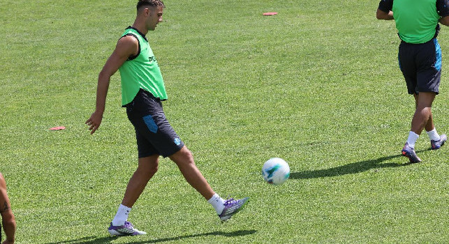 Vai Lucca!, prima ovazione dei tifosi per il nuovo acquisto del Napoli: il gesto dell'attaccante | FOTO