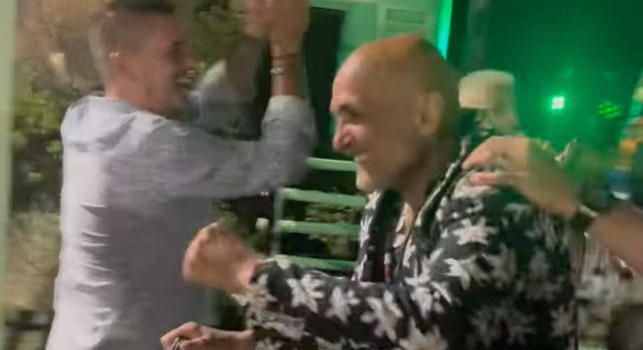 Spalletti omaggia suo fratello: festa a La Rimessa, quest'anno c'è anche Buffon | VIDEO
