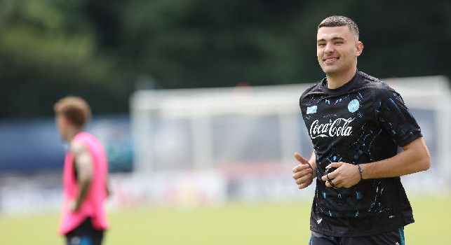 Ritiro Dimaro Napoli, giorno 4: inizia il lavoro atletico, che gol di Lucca! Buone notizie su Buongiorno! | DIRETTA VIDEO