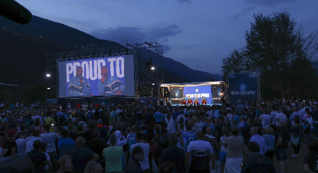 Ritiro Napoli a Dimaro, è record di tifosi: Mai visto nulla di simile in 15 anni