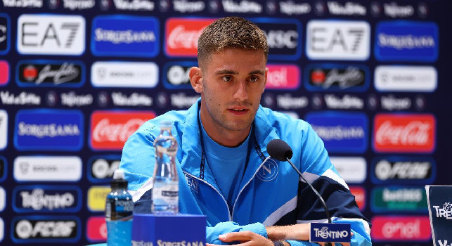 Lucca: Inler mi ha detto una cosa importante sul Napoli. Un gesto di Lukaku mi è piaciuto molto. Ecco perché ho scelto il 27. Al Maradona mi sono venuti i brividi... | VIDEO