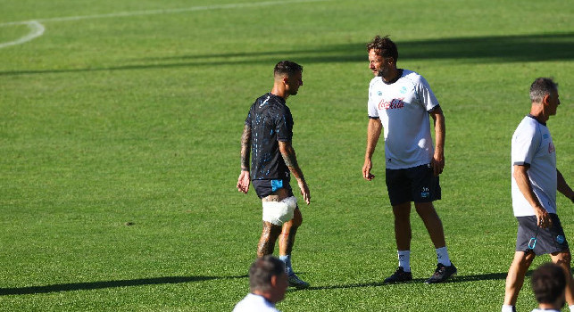 Ritiro Dimaro Napoli, giorno 5: partitelle a due tocchi, problema per Politano! Assenti Gilmour e McTominay | DIRETTA VIDEO