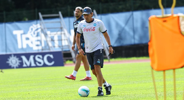 Conte, Stellini e Abbruscato...tornano 'calciatori'! Sono loro ad avviare l'esercitazione tattica | FOTOGALLERY CN24