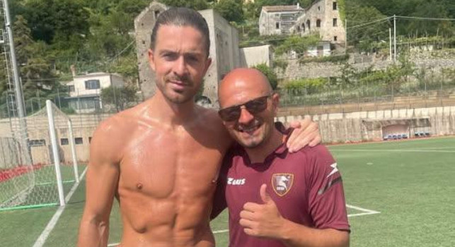 Io al Napoli?, Grealish scherza coi tifosi in Costiera: Avete già De Bruyne, cosa vengo a fare?
