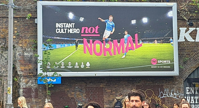 SSC Napoli anche a Londra: TNT Sports sceglie il gol di McTominay per pubblicizzare il calcio | FOTO