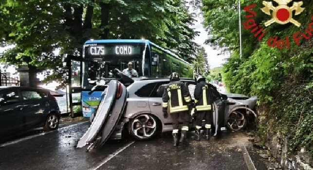 Spavento per Caqueret del Como: finisce con il suo Suv contro un autobus, resta miracolosamente illeso