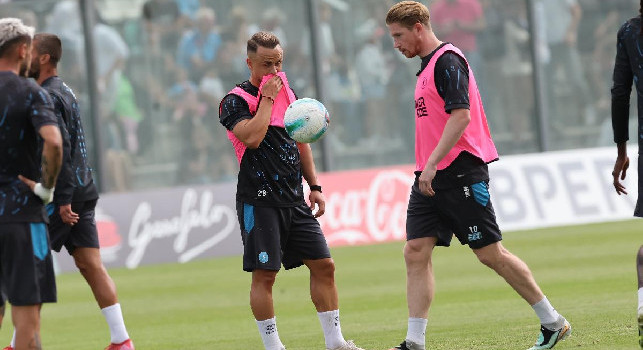 Il gol di De Bruyne, la 'ramanzina' di Conte e Mazzocchi 'troneggiante' su Lucca: le emozioni del pomeriggio di Castel di Sangro | FOTOGALLERY CN24
