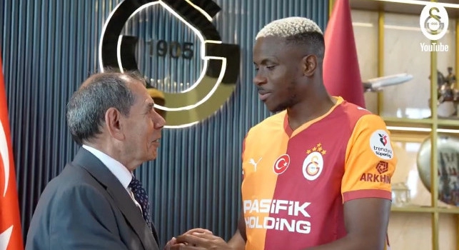 Galatasaray, il presidente su Osimhen: Il Napoli chiese garanzie, lo guidò il dg di Unicredit! Ho fornito una parte di soldi dalla mia azienda