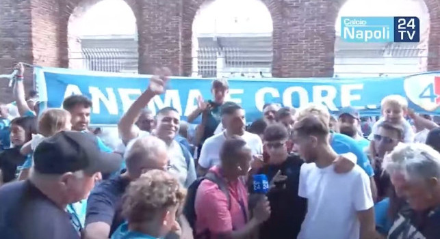 Napoli a Castel di Sangro, guardate che festa dei tifosi dopo l'allenamento | VIDEO
