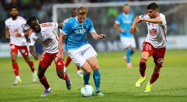Napoli-Brest 1-2 (28' e 32' Ajorque, 63' Lucca): azzurri ko, rivivi il post-partita con i tifosi dal Patini! | DIRETTA VIDEO