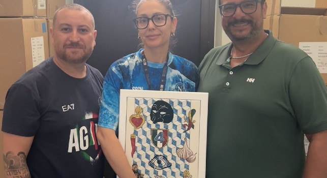 Club Napoli Isola d'Ischia: un'opera d'arte a Valentina De Laurentiis | FOTO