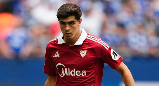 Calciomercato Napoli, Romano: Accordo in chiusura con il Siviglia per Juanlu, novità sulle cifre. Il calciatore vuole solo gli azzurri