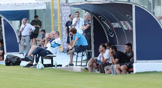 Mezz'ora davanti a De Laurentiis e Chiavelli, Manna in panchina e la grinta di Conte: le emozioni del pomeriggio di Castel di Sangro | FOTOGALLERY CN24