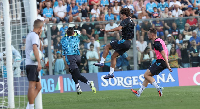 Il volo di Vergara, la 'preghiera' di Milinkovic-Savic e le mani in testa di McTominay: le emozioni del pomeriggio di Castel di Sangro | FOTOGALLERY CN24