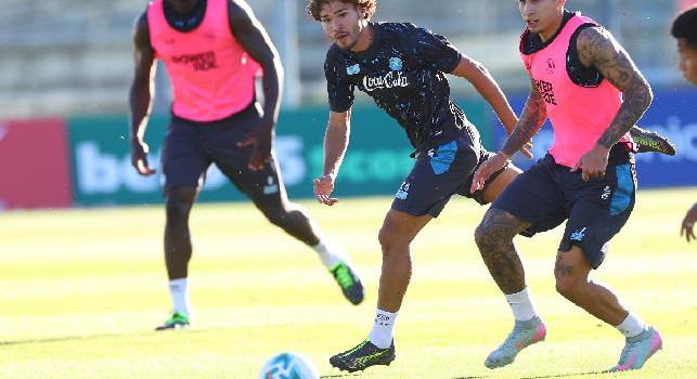 Napoli, Vergara on fire: guardate che gol in allenamento! | VIDEO CN24