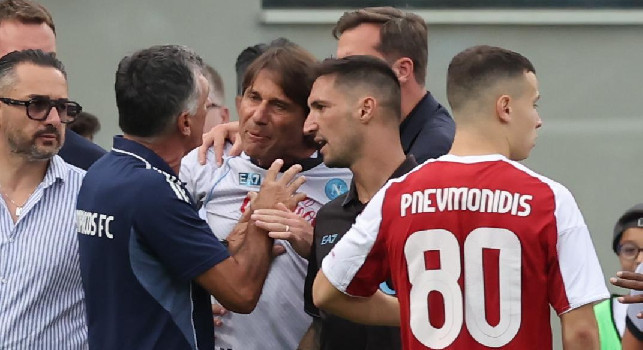 Rissa sfiorata in Napoli-Olympiakos: Conte furioso contro l'allenatore greco | FOTOGALLERY