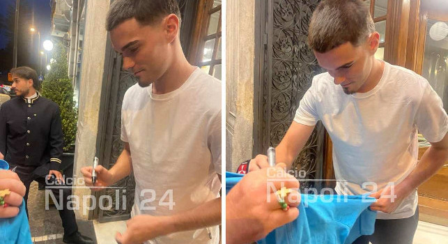 Miguel Gutierrez è arrivato a Napoli! Scatti e autografi con i tifosi dopo le visite mediche | FOTO CN24