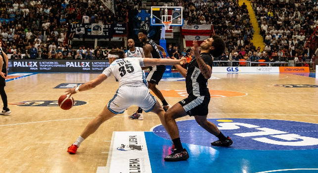 Napoli Basket, coach Magro accoglie Bolton-Croswell. E ci sono altri rinforzi in arrivo