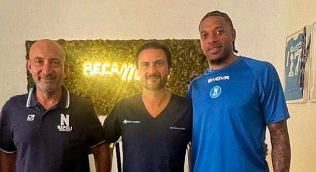Napoli Basket, anche Savion Flagg è arrivato in città per le visite mediche! | FOTO