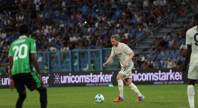 Gioca ovunque, sa sempre cosa fare! Un assist abbaglia. De Bruyne celestiale al debutto, voti e pagelle