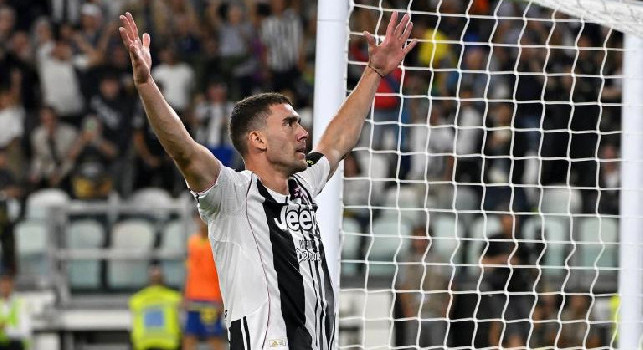 Sky - Vlahovic alternativa concreta a Hojlund! Il Napoli può chiudere il mercato con 4 acquisti: i dettagli