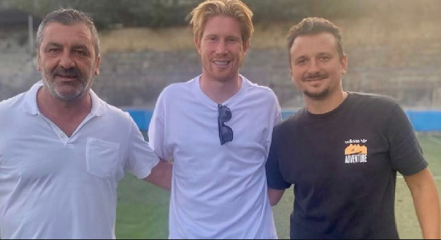 Sorpresa De Bruyne, ecco dove giocherà il figlio Mason Milan: scelta una prestigiosa scuola calcio di Posillipo
