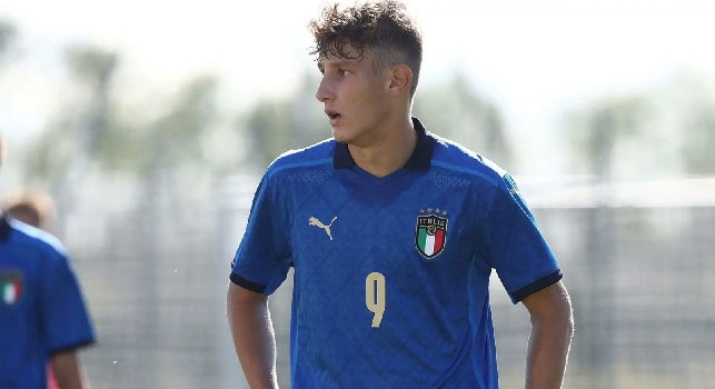 Calciomercato Napoli, Sky - Azzurri vicino all'attaccante Pisano del Como: i dettagli