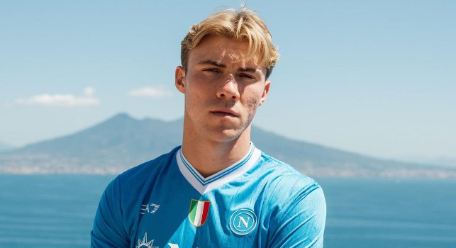 Ingaggio Hojlund, dal Napoli 25mln di stipendio totali! Il Manchester United ha ottenuto una % sulla futura rivendita
