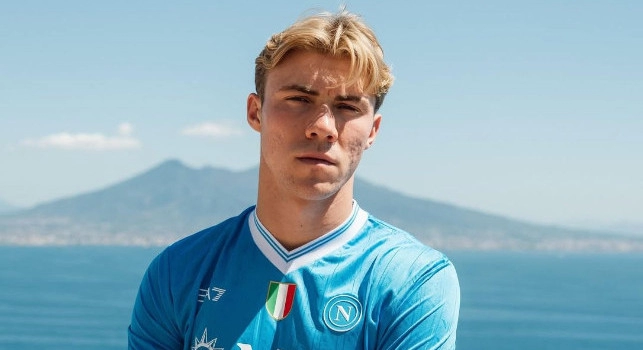 Ingaggio Hojlund, dal Napoli 25mln di stipendio totali! Il Manchester United ha ottenuto una % sulla futura rivendita