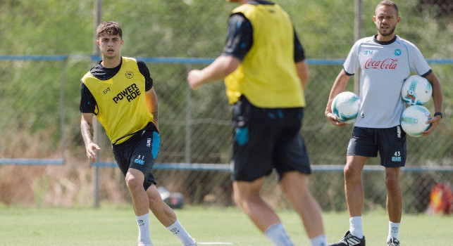 SSC Napoli, ieri il primo allenamento di Baridó agli ordini di Conte: si è allenato con la prima squadra | FOTO