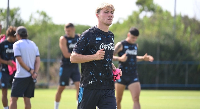 SSC Napoli, primo allenamento per Hojlund! Rientrati in cinque dalle nazionali, c'è anche Olivera