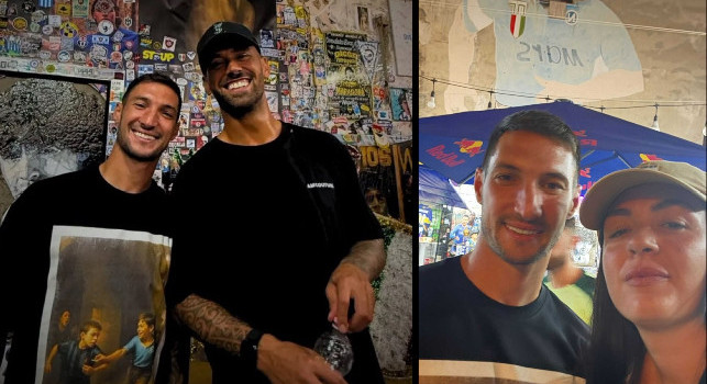 Politano e Spinazzola sempre più napoletani: visita al Murales Maradona ai Quartieri Spagnoli con maglia speciale! | FOTO
