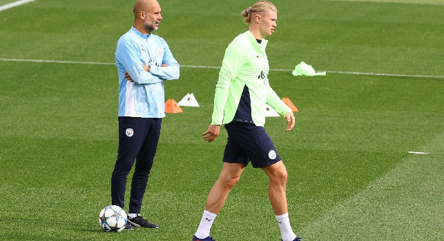 Haaland e Guardiola nell'allenamento pre Man City-Napoli. Foto: Ciro De Luca per CalcioNapoli24