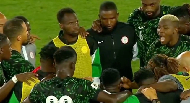Nigeria-Gabon 4-1: premi record direttamente negli spogliatoi | VIDEO