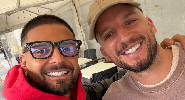 Il tempo passa, l'amicizia resta: Insigne incontra Mertens a Napoli, momento amarcord | FOTO
