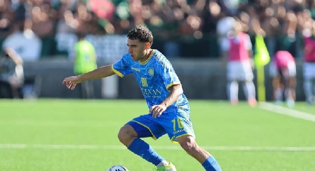 Hasa show contro il Bari: assist e giocata da urlo per l'azzurro | VIDEO
